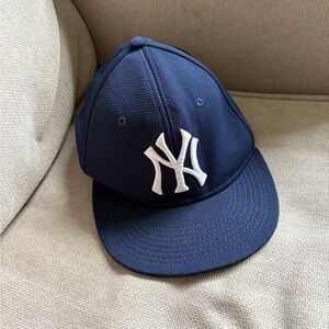 New York Yankees Navy Blue Baseball Cap with White NY Logo